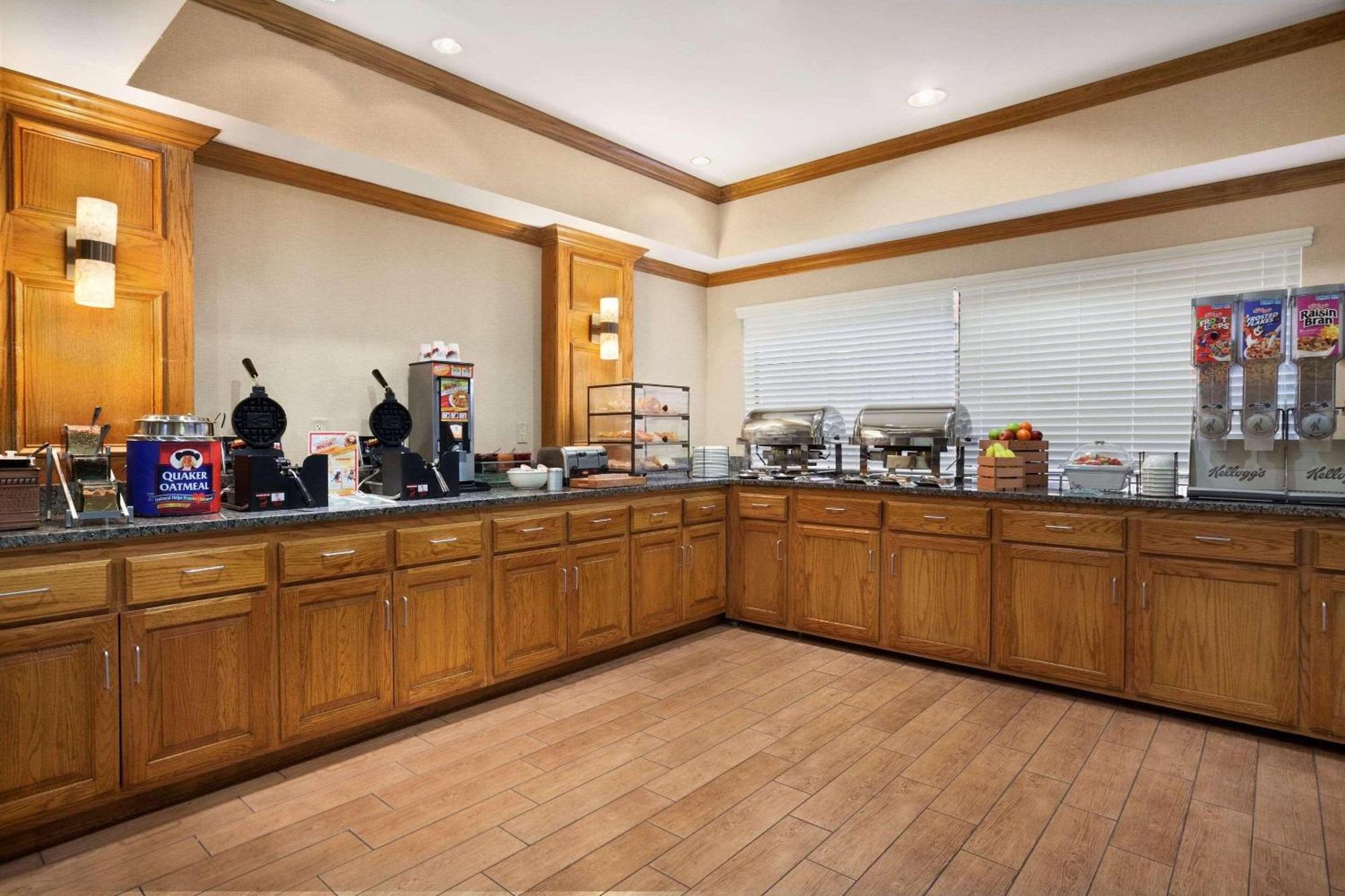 Country Inn & Suites By Radisson, Lubbock, Tx Extérieur photo