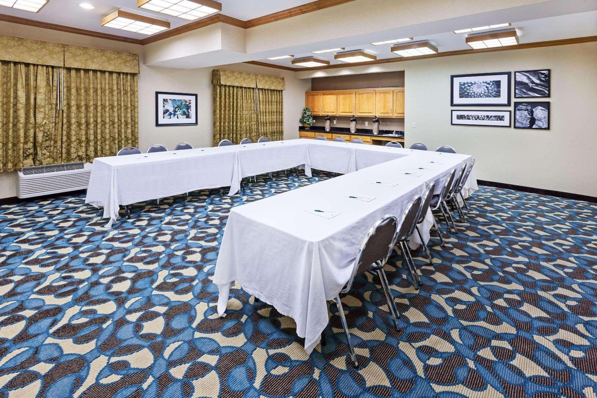 Country Inn & Suites By Radisson, Lubbock, Tx Extérieur photo